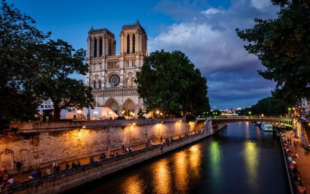 Modern Design Loft Apartment, Steps To Notre Dame パリ エクステリア 写真